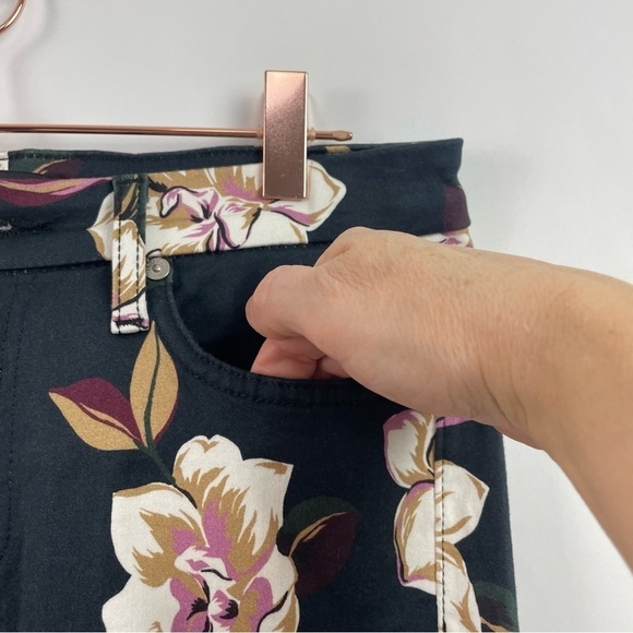 7‎ For All Mankind Skinny Black Floral Print Jeans Mid-Rise Size 29 - Picture 3 of 14